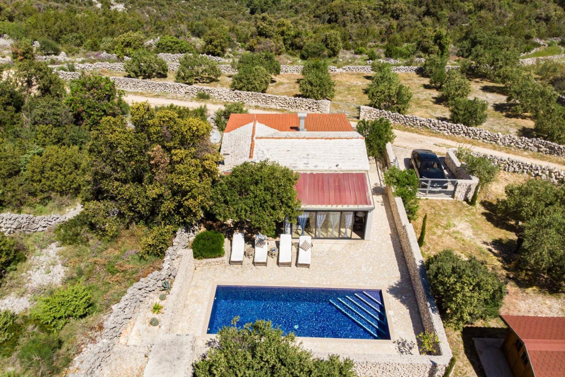 Private Cottage In Olive Grove With Heated Pool Vinišće Dış mekan fotoğraf