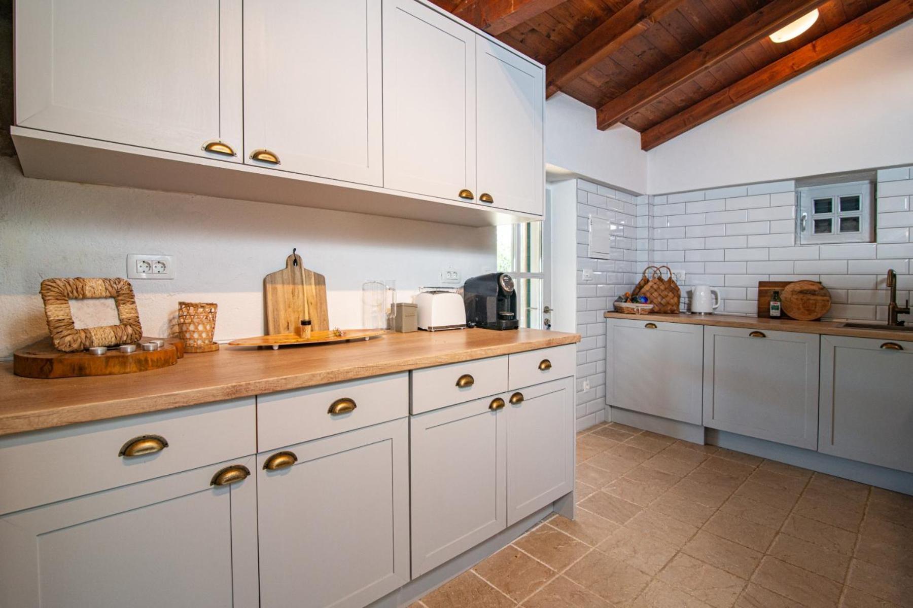Private Cottage In Olive Grove With Heated Pool Vinišće Dış mekan fotoğraf